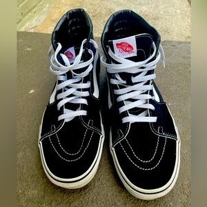 CLASSIC SUEDE SK8 HI TOP VANS